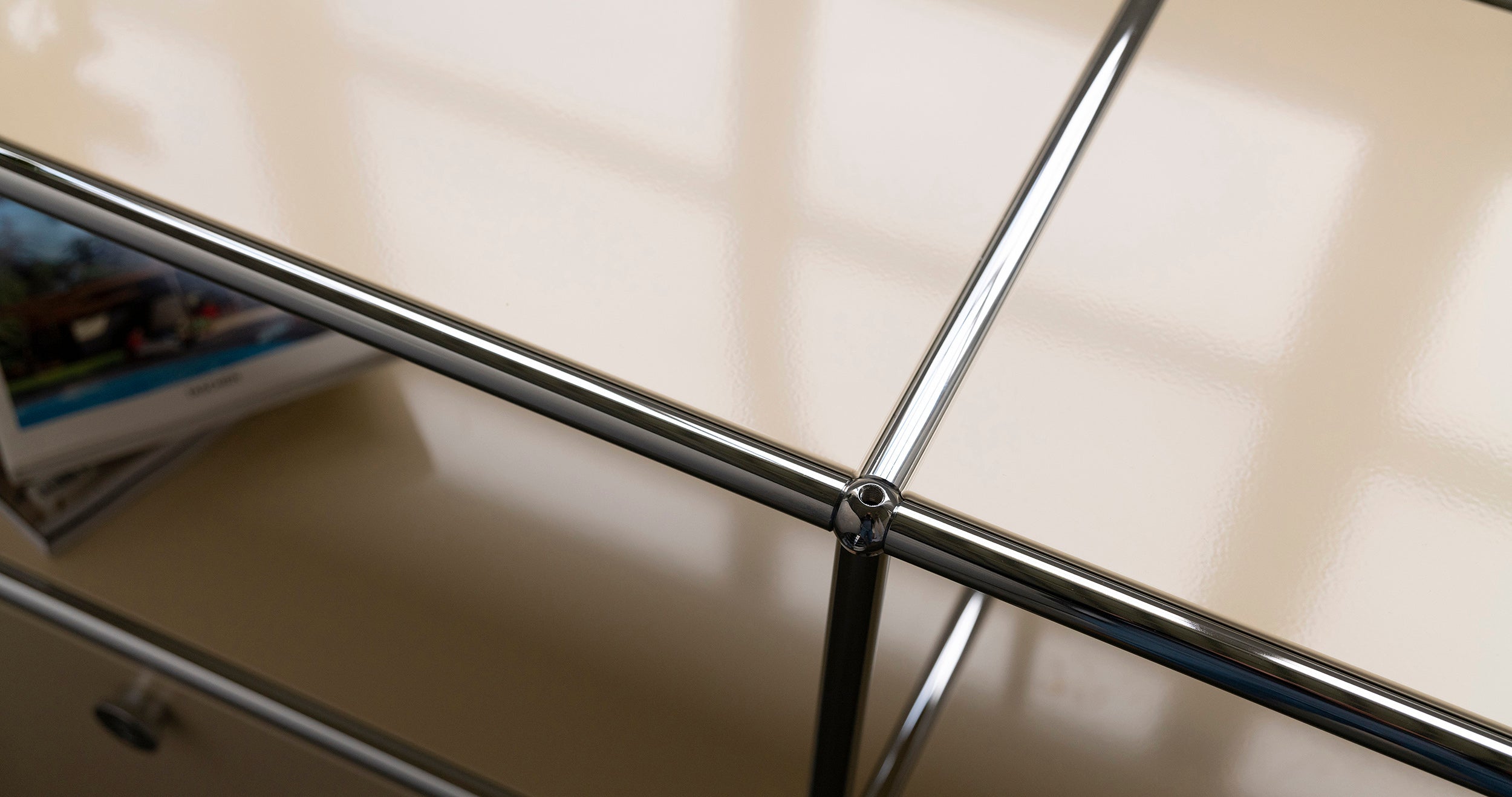 Metallelement Außentablar für USM Haller Canvas