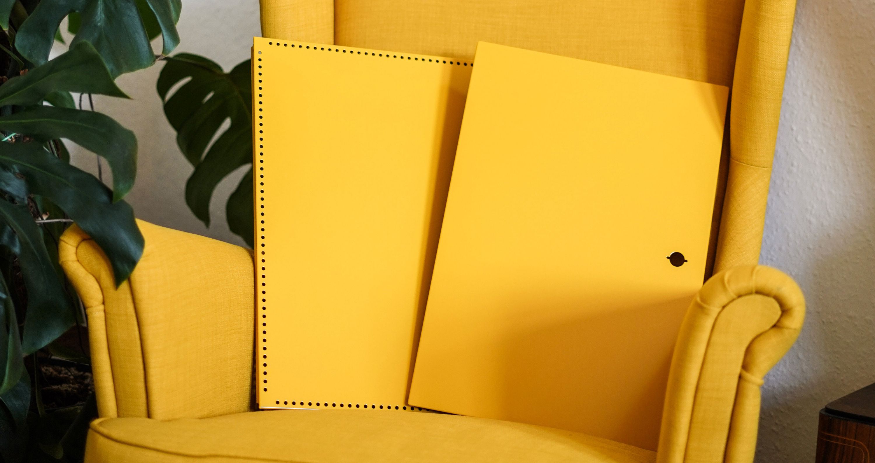 SYSTEM 01 Hinged door RAL 1004 Golden yellow